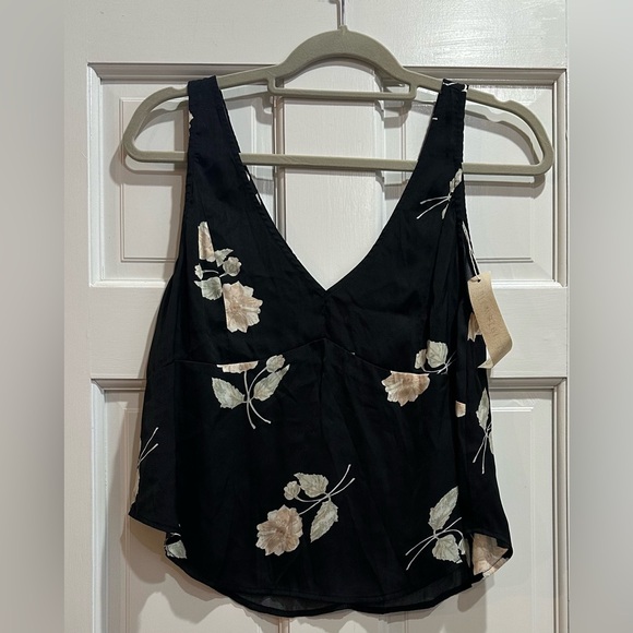 saltwater LUXE Tops - NWT Saltwater Luxe Sleeveless Blouse Floral Size Small